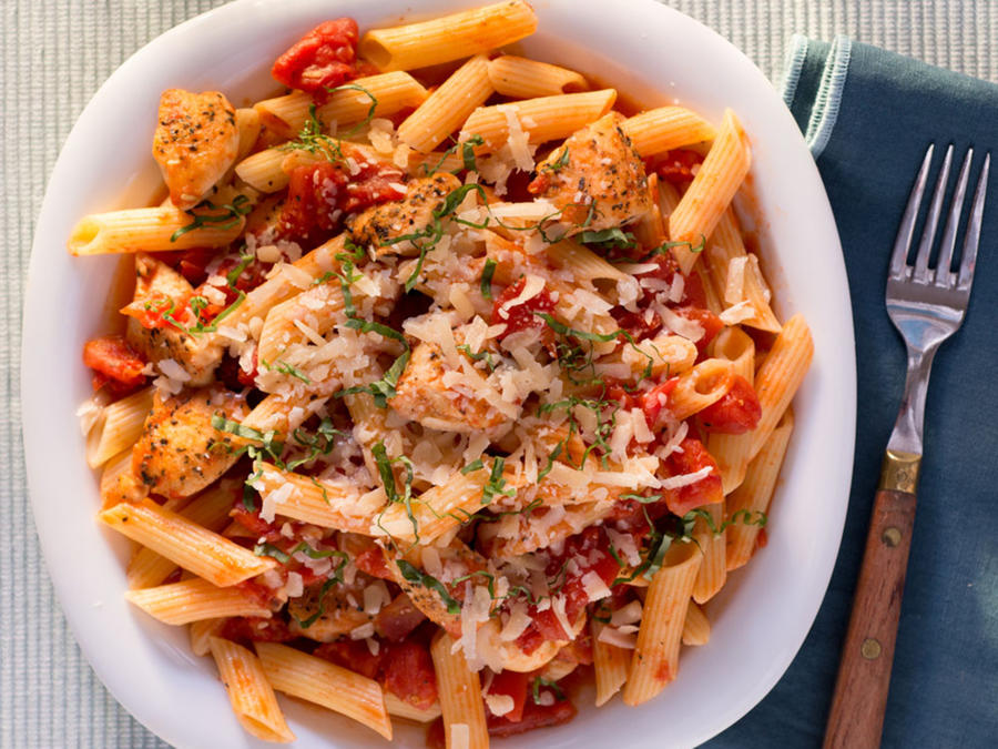 Image result for Chicken in a tomato sauce with pasta